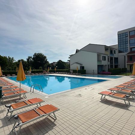 Villaggio Luna Swimmingpool- Agenzia Cocal カオルレ エクステリア 写真