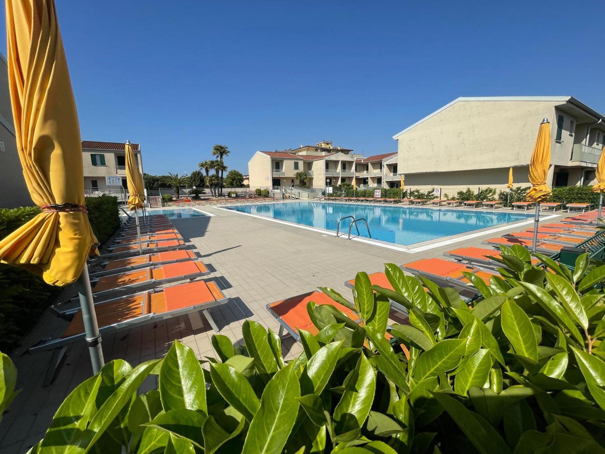 Villaggio Luna Swimmingpool- Agenzia Cocal カオルレ エクステリア 写真