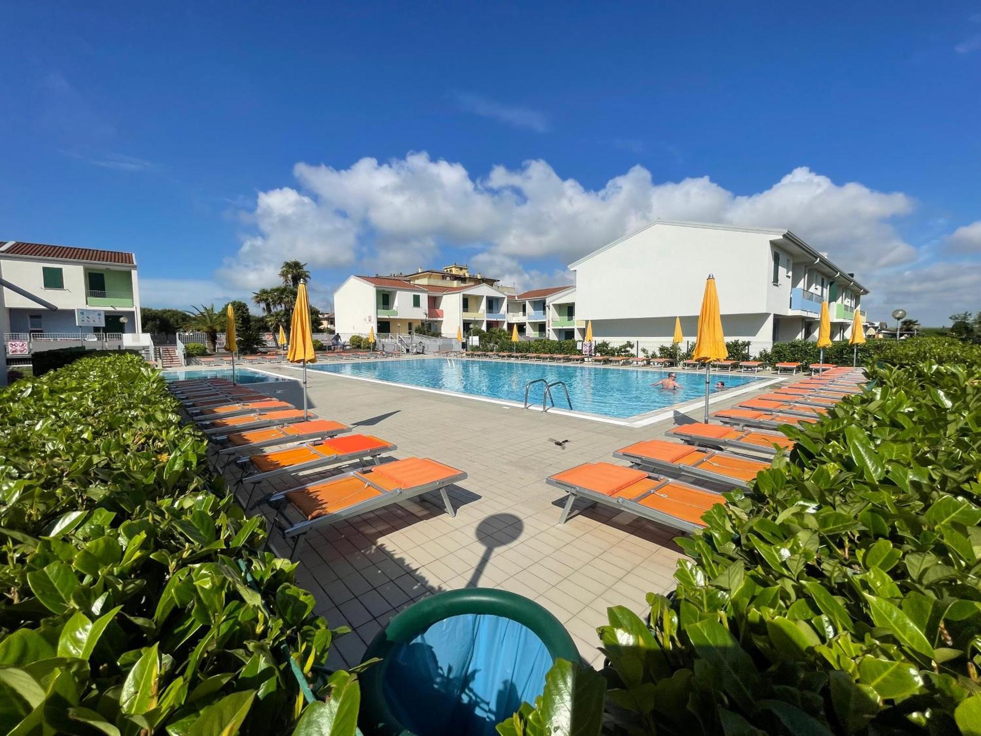 Villaggio Luna Swimmingpool- Agenzia Cocal カオルレ エクステリア 写真