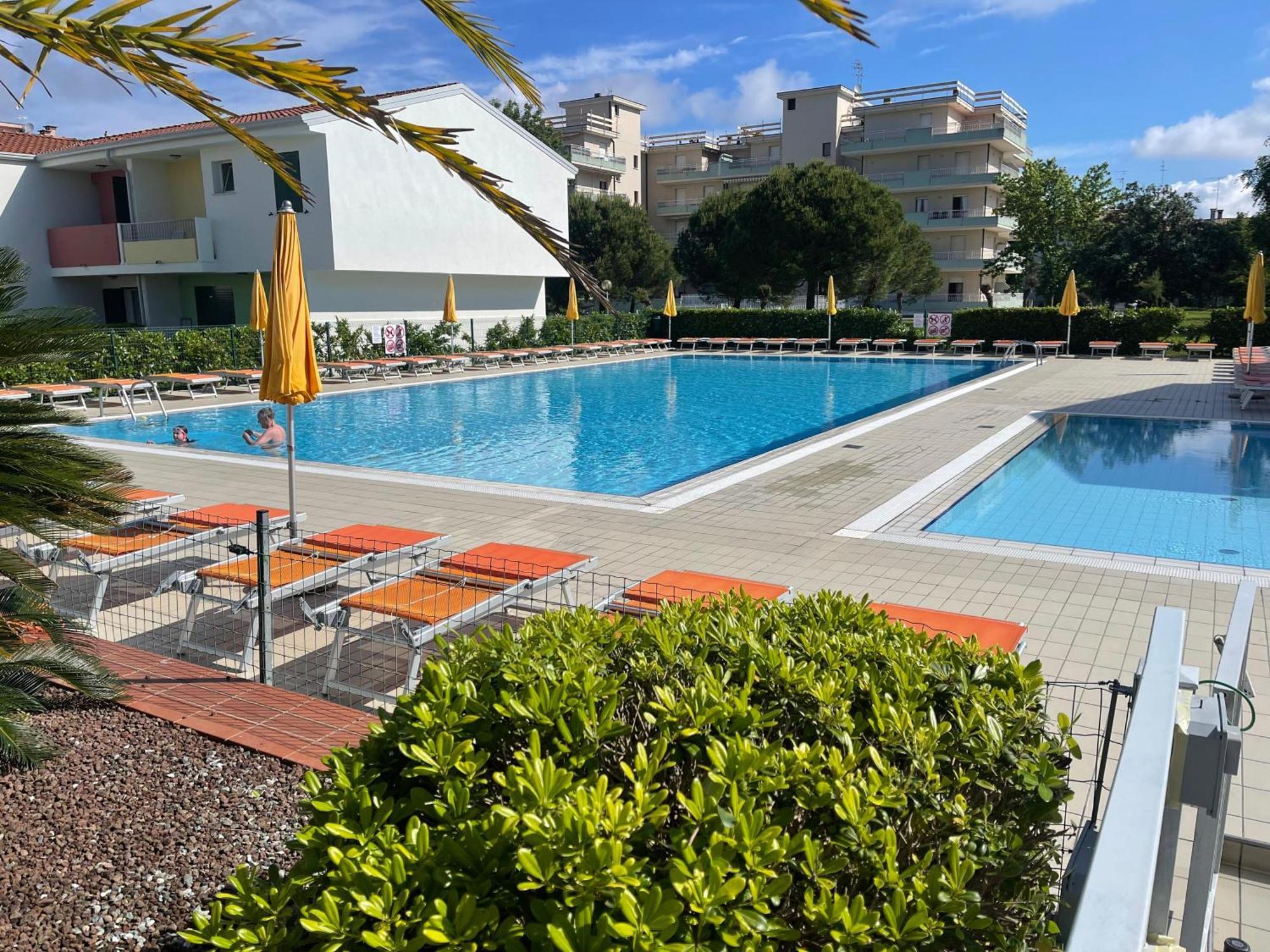 Villaggio Luna Swimmingpool- Agenzia Cocal カオルレ エクステリア 写真
