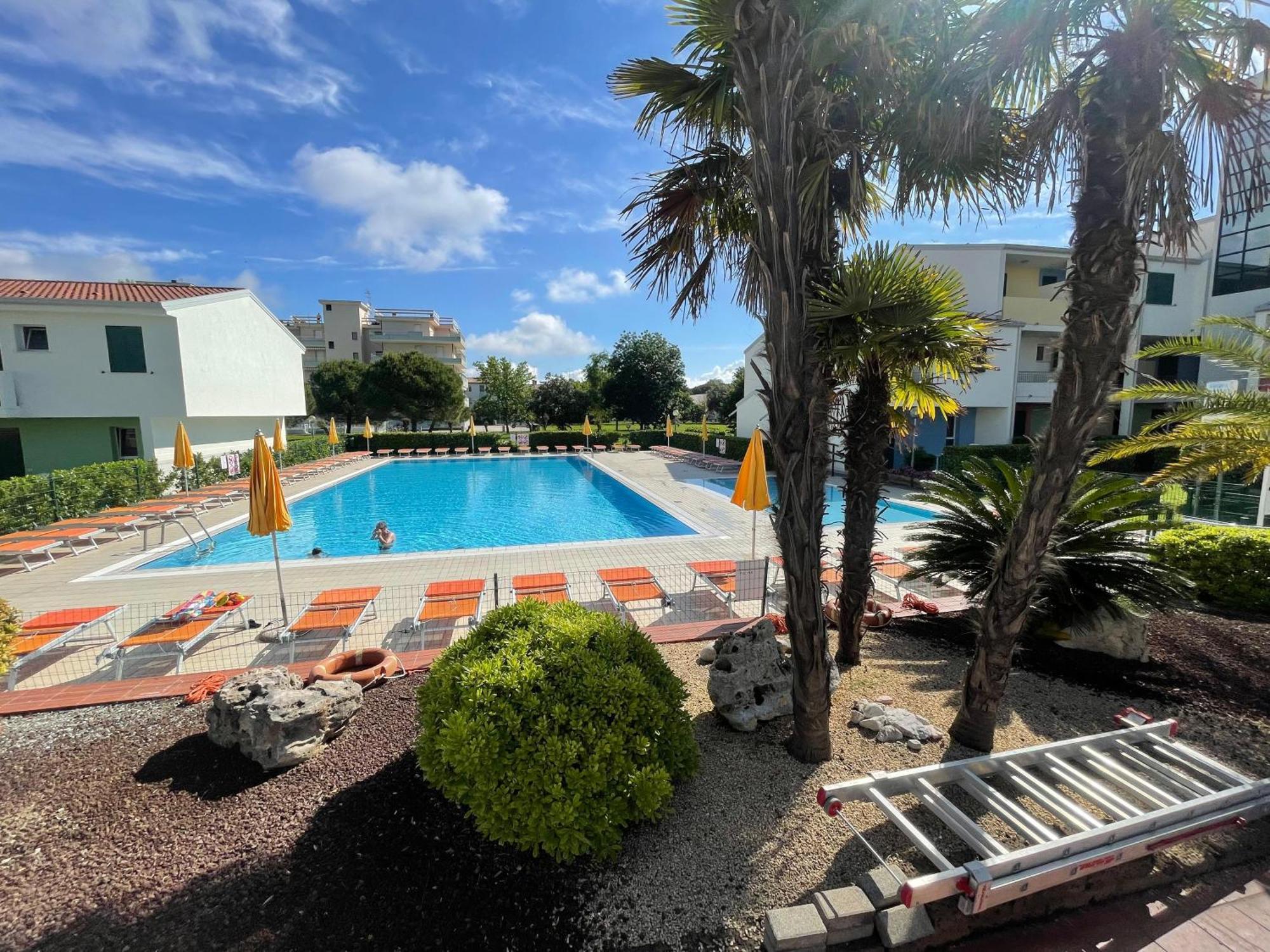Villaggio Luna Swimmingpool- Agenzia Cocal カオルレ エクステリア 写真