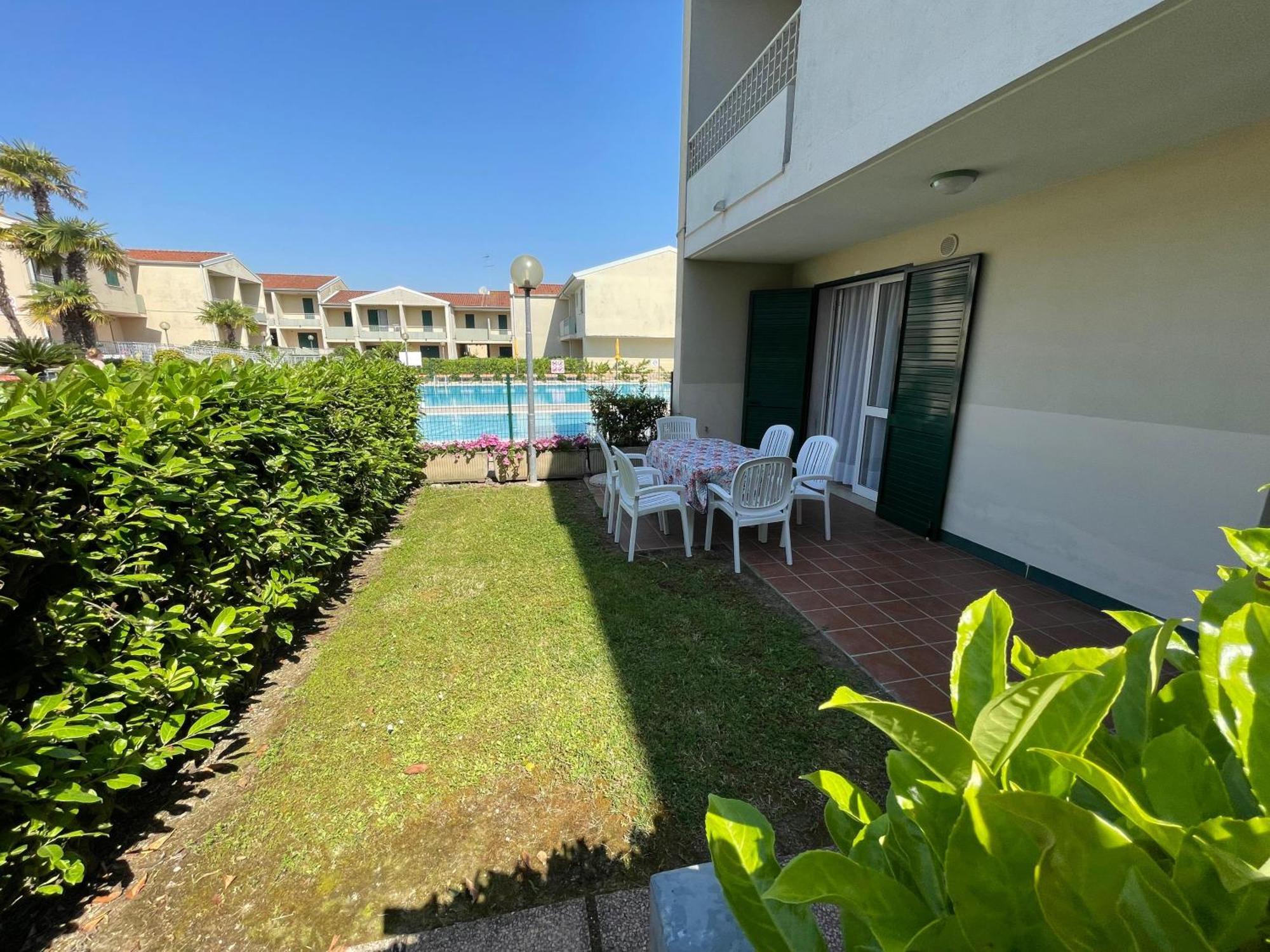 Villaggio Luna Swimmingpool- Agenzia Cocal カオルレ 部屋 写真