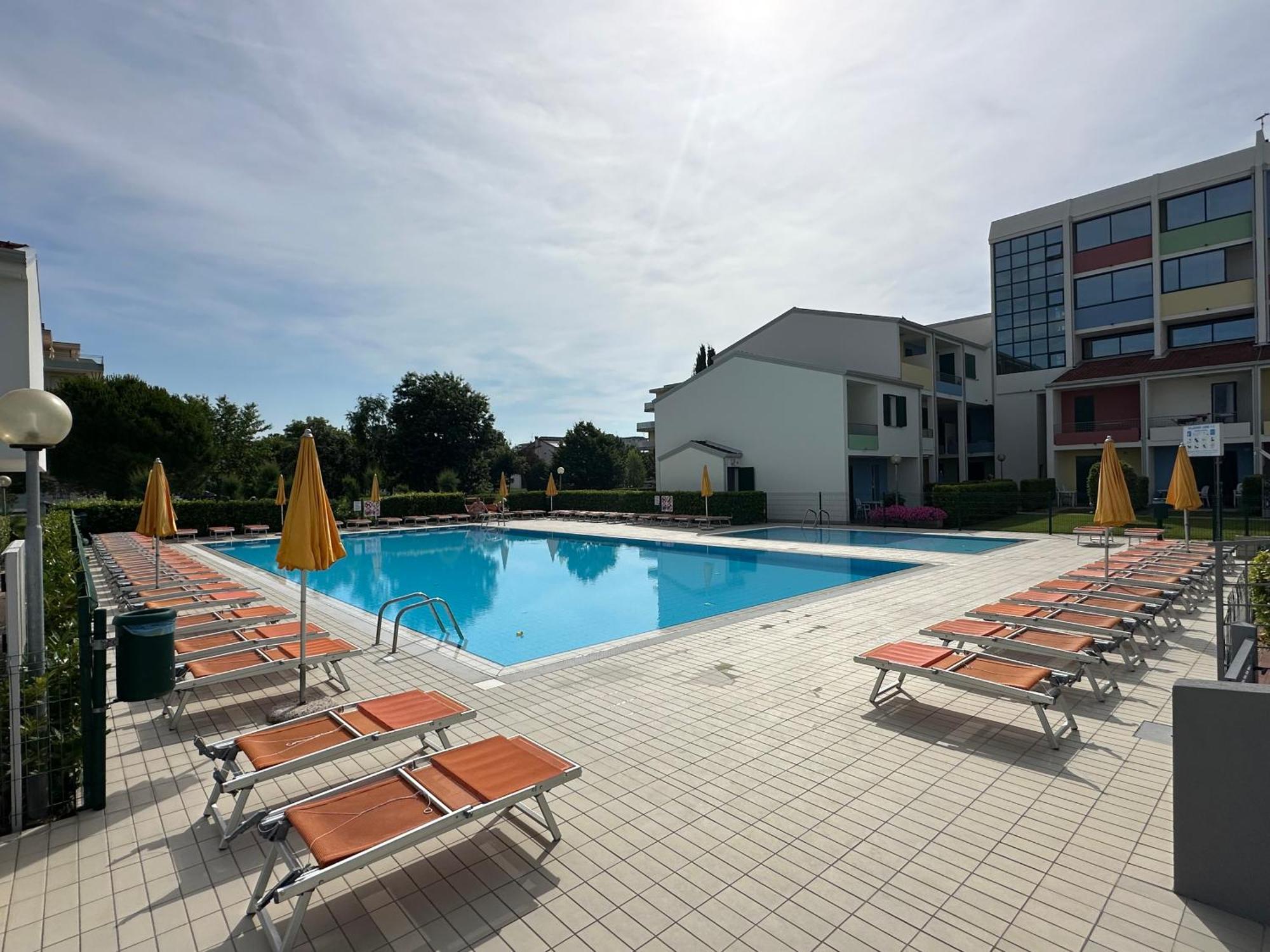 Villaggio Luna Swimmingpool- Agenzia Cocal カオルレ エクステリア 写真
