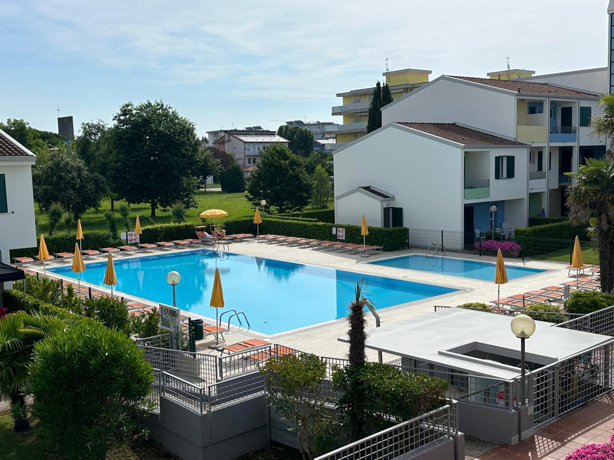 Villaggio Luna Swimmingpool- Agenzia Cocal カオルレ エクステリア 写真